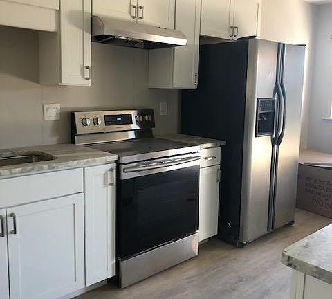 5th image of 509 11th St APT 3008