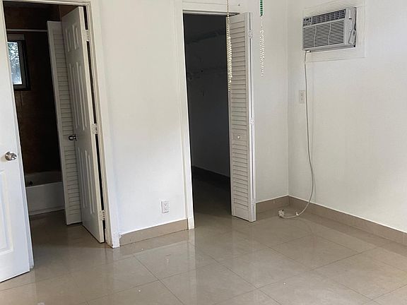 3rd image of 2318 Roosevelt St #2
