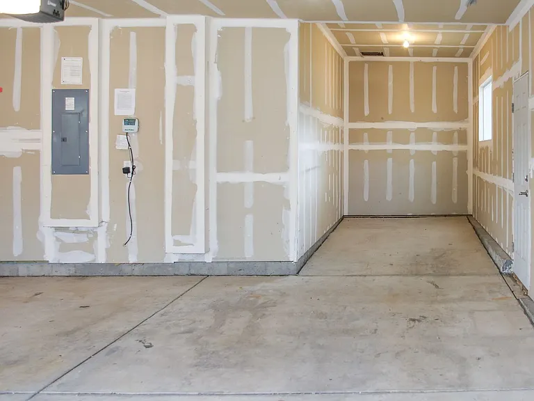1506 Dryland St — Photo 21