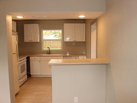 5th image of 334 Elsie Ave