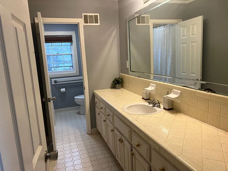 5005 Northwood Lake Dr W — Photo 11