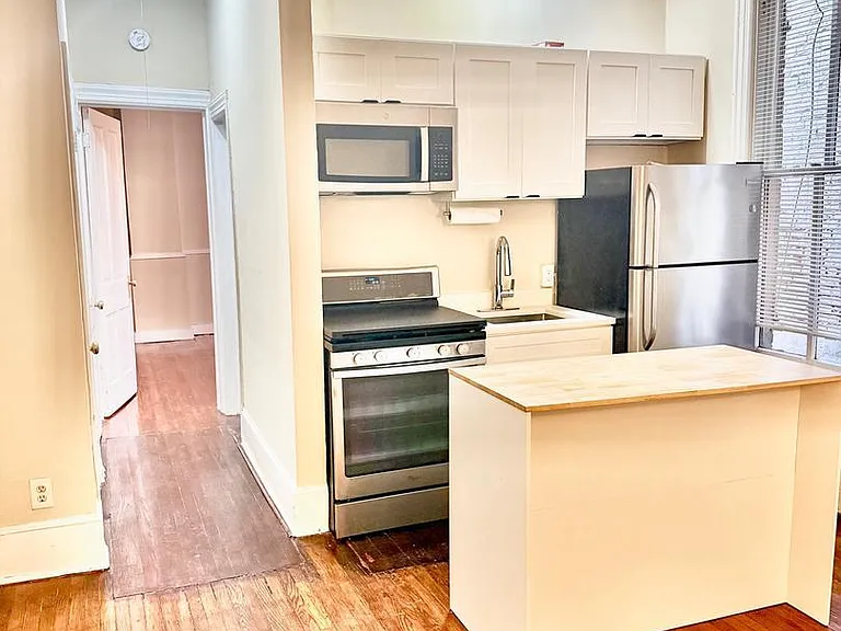 911 Prince St #2 — Photo 5
