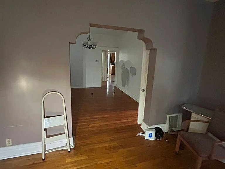 4890 Margaretta Ave — Photo 2