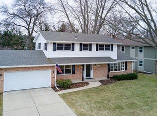 4935 Crofton Dr, Rockford, IL 61114