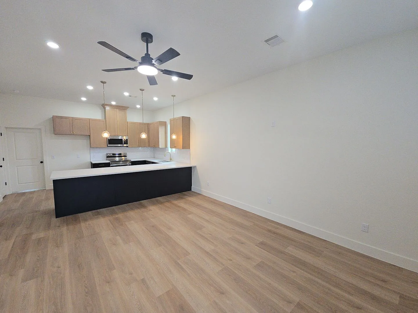 7956 Bonaire St — Photo 4
