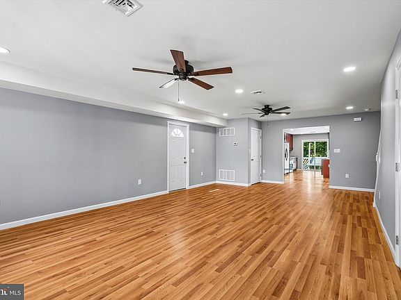 3rd image of 508 W Orvilla Rd
