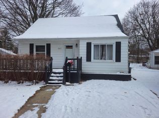 1627 Blackberry Ln, Flint, MI