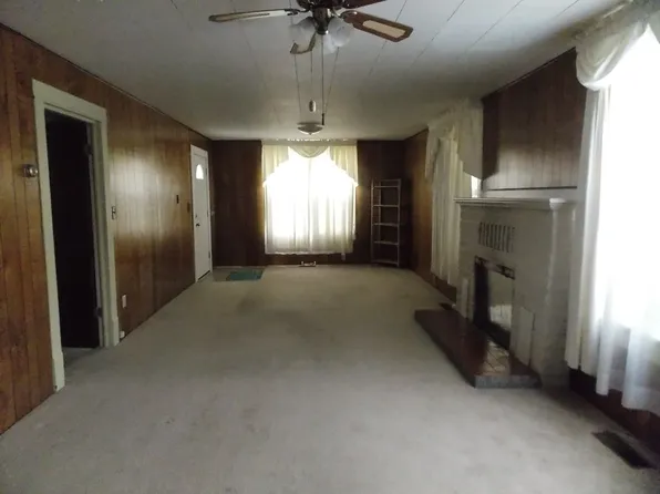 618 7th St, Myrtle Point, OR 97458