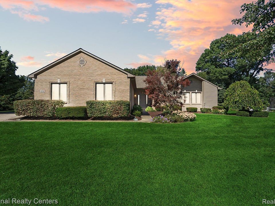 1st image of 614 Dornoch Ct