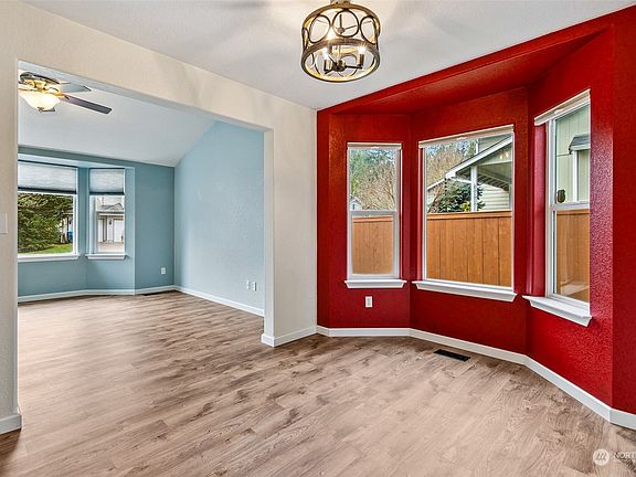 4th image of 3124 Swordfern Drive NW