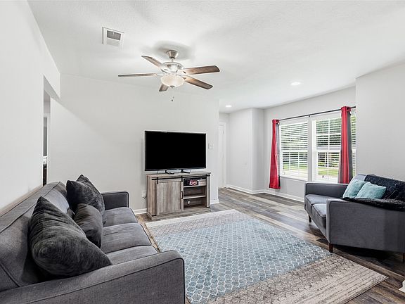 5th image of 2313 Grandview Dr