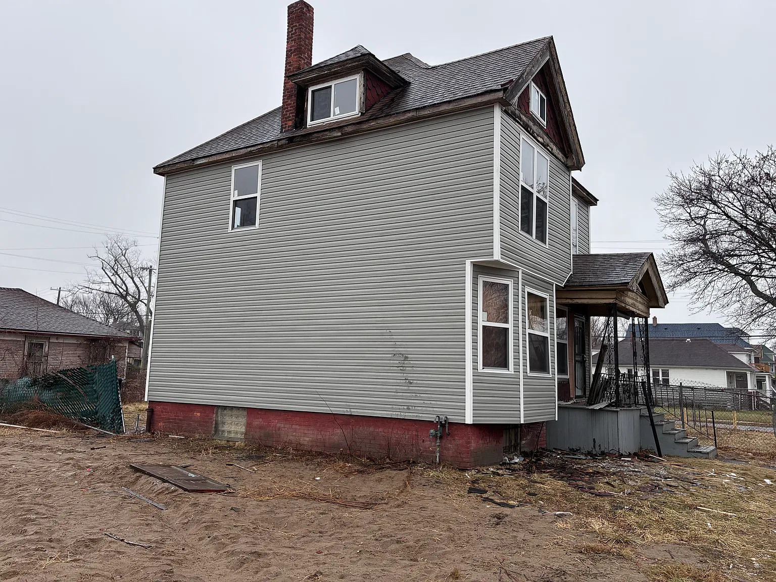 4 bed, 1448 sqft, $2,200 — Photo 3