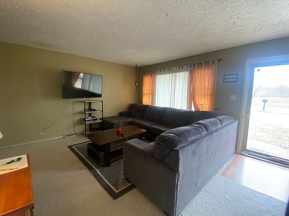 4th image of 813 Oakley Ave