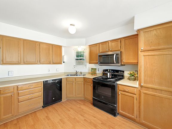4th image of 2105B Kirksey Dr