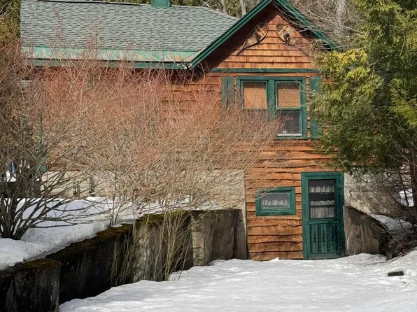 14 Passino Ln, Saranac Lake, NY 12983