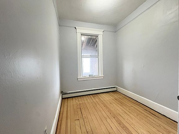 5th image of 25 Dwight St Floor 2