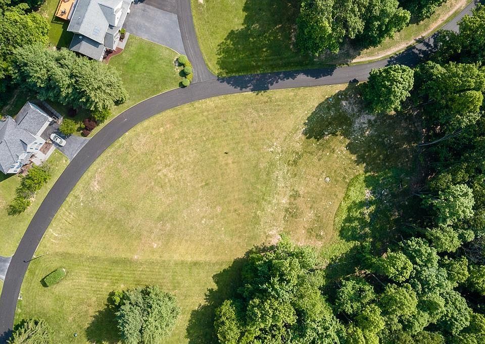 1st image of 7 Quailwood Dr