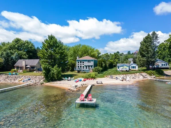 5883 S Cummings St, Suttons Bay, MI 49682