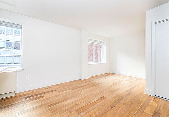 3rd image of 101 E 10th St Floor 6