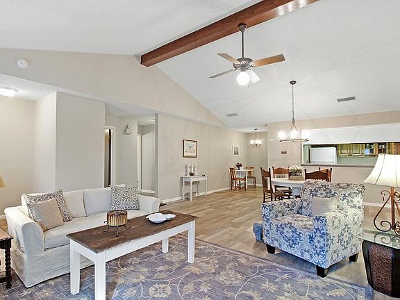 3rd image of 426 Summit Circle Dr