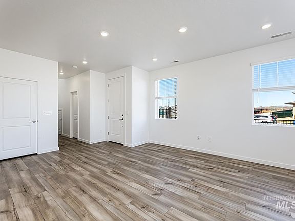 7th image of this home