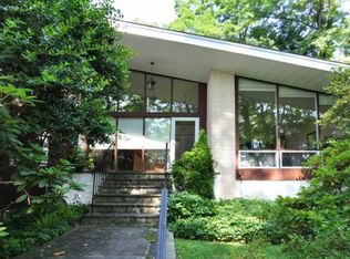 757 Old Kensico Rd, White Plains, NY 10603