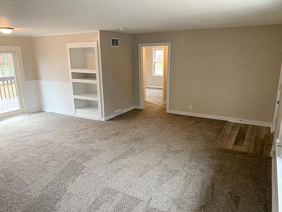 5th image of 3625 S Poplar Ave