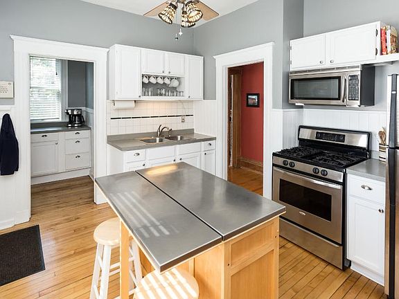 2nd image of 238 Ann St