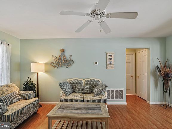 5th image of 352 Peachtree Ln