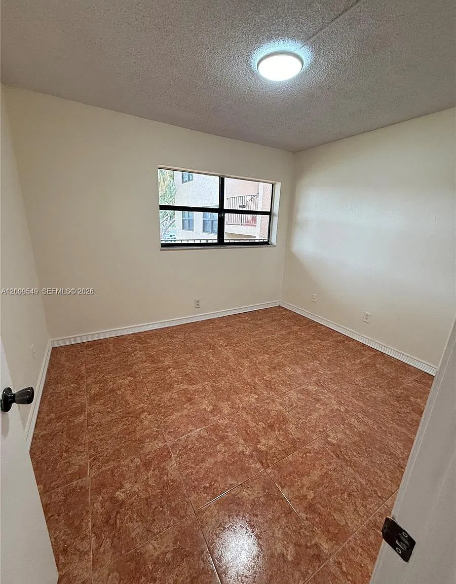 Miramar Club Condominium — Photo 3