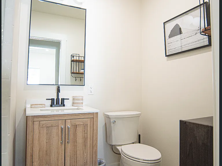 1724 S Horne St #B — Photo 11