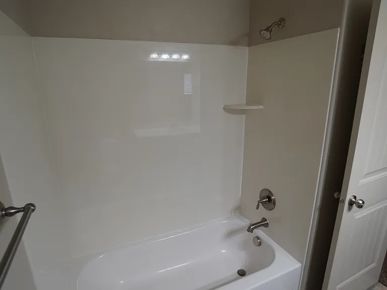 1923 N 300 W — Photo 16