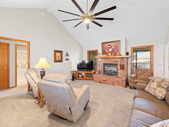 5th image of 217 S Estates Dr