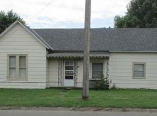 125 E 2nd Ave, Cheney, KS 67025