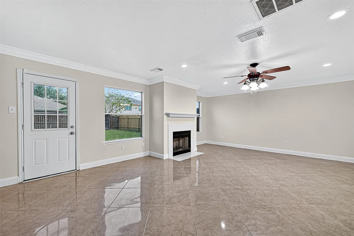 Building Photo - 2219 Mountshire Dr