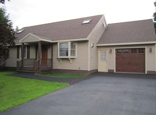 27 Russell Dr, Stillwater, NY 12170