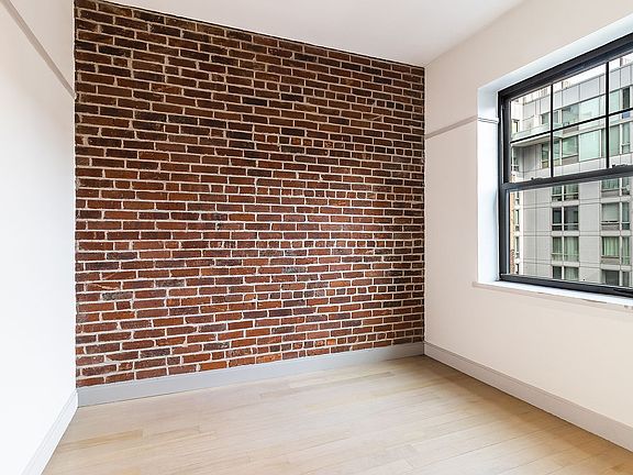 4th image of 459 W 43rd St