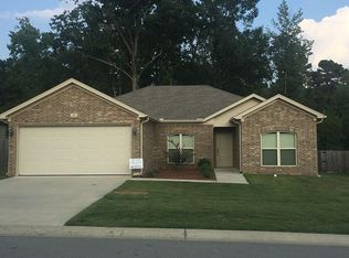 220 Montgomery Dr, Benton, AR 72015