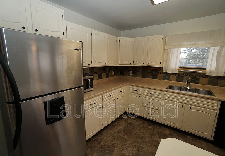 1240 Jefferson Ave — Photo 17