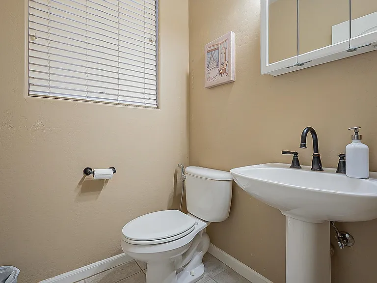 4926 E Duane Ln — Photo 17