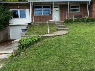 1221 McCarley Dr, Columbus, OH 43228