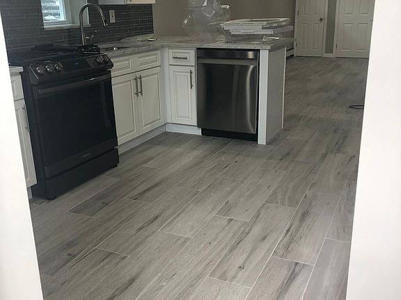4th image of 181 Barrymore Blvd Floor 1