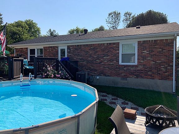 4th image of 127 Carolina Ave