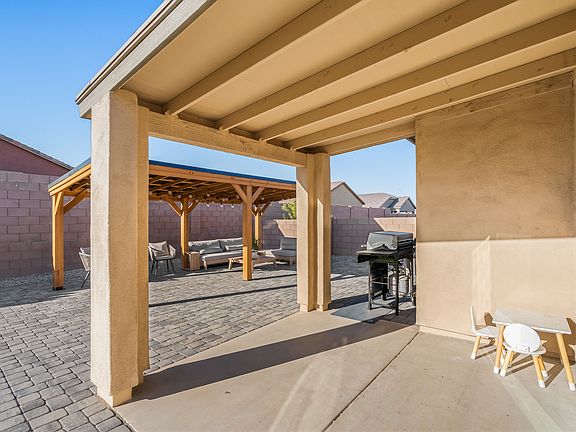3rd image of 890 W Calle Cajilla