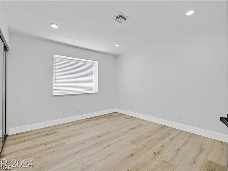 8 Barton Spring Cir — Photo 17