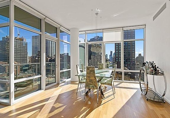 5th image of 310 E 53rd St APT 16A