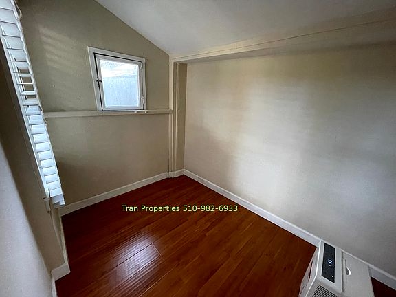 Junior bedroom / walk-in closet.