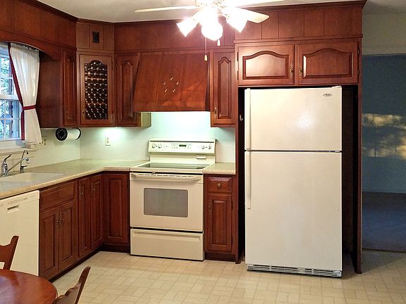 Kitchen with Cherry Cabinets