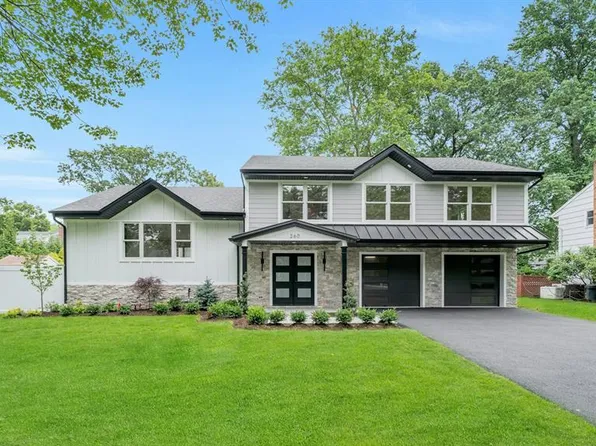 260 Beechwood Dr, Paramus, NJ 07652