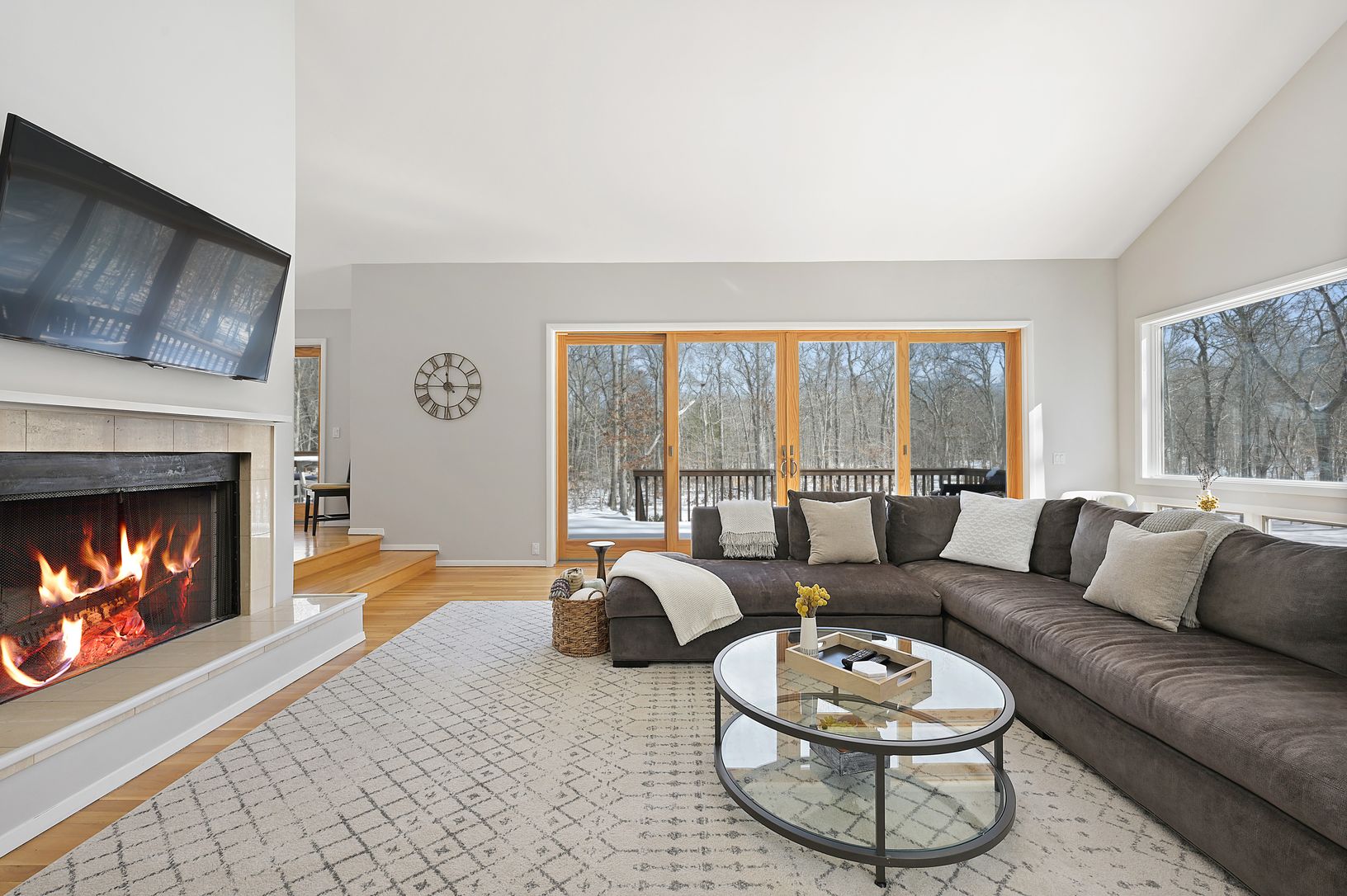  With Fireplace and Soaring Ceilings